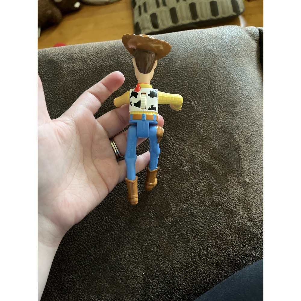 1996 Woody from Toy Story 5.75" Action Figure Missing Rope Lasso Vintage Cowboy - Picture 2 of 2
